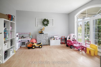 29 Maple Street • Mapleton, ON photo 5