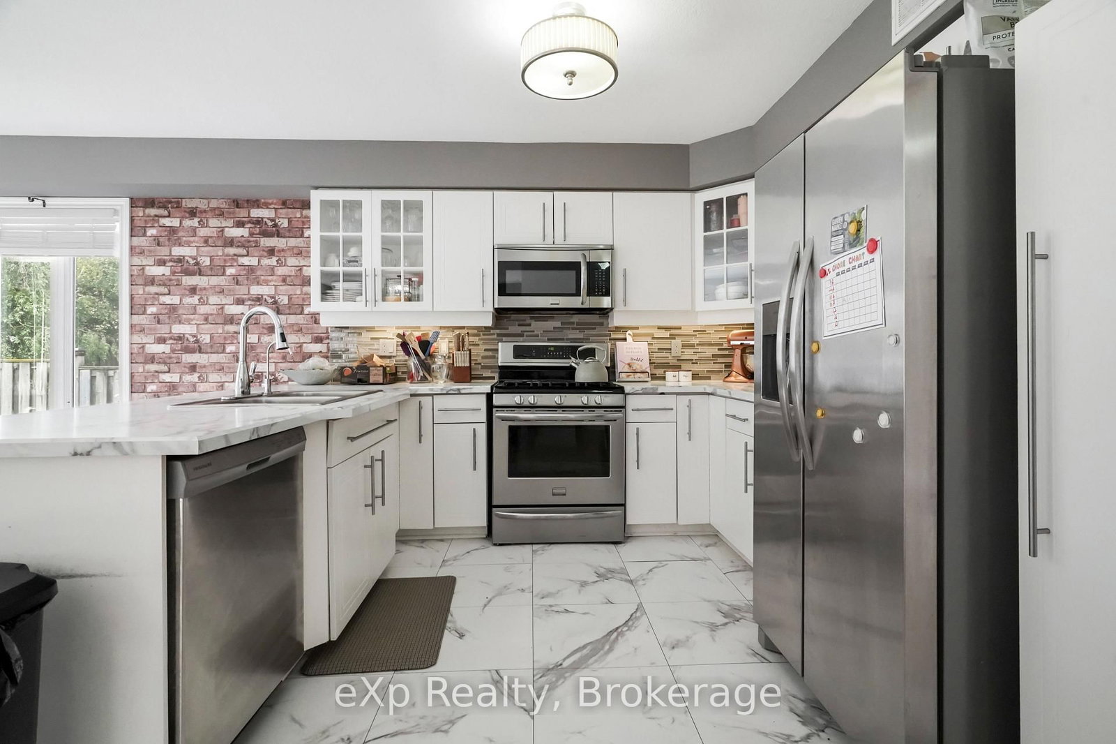29 Maple Street • Mapleton, ON photo 6