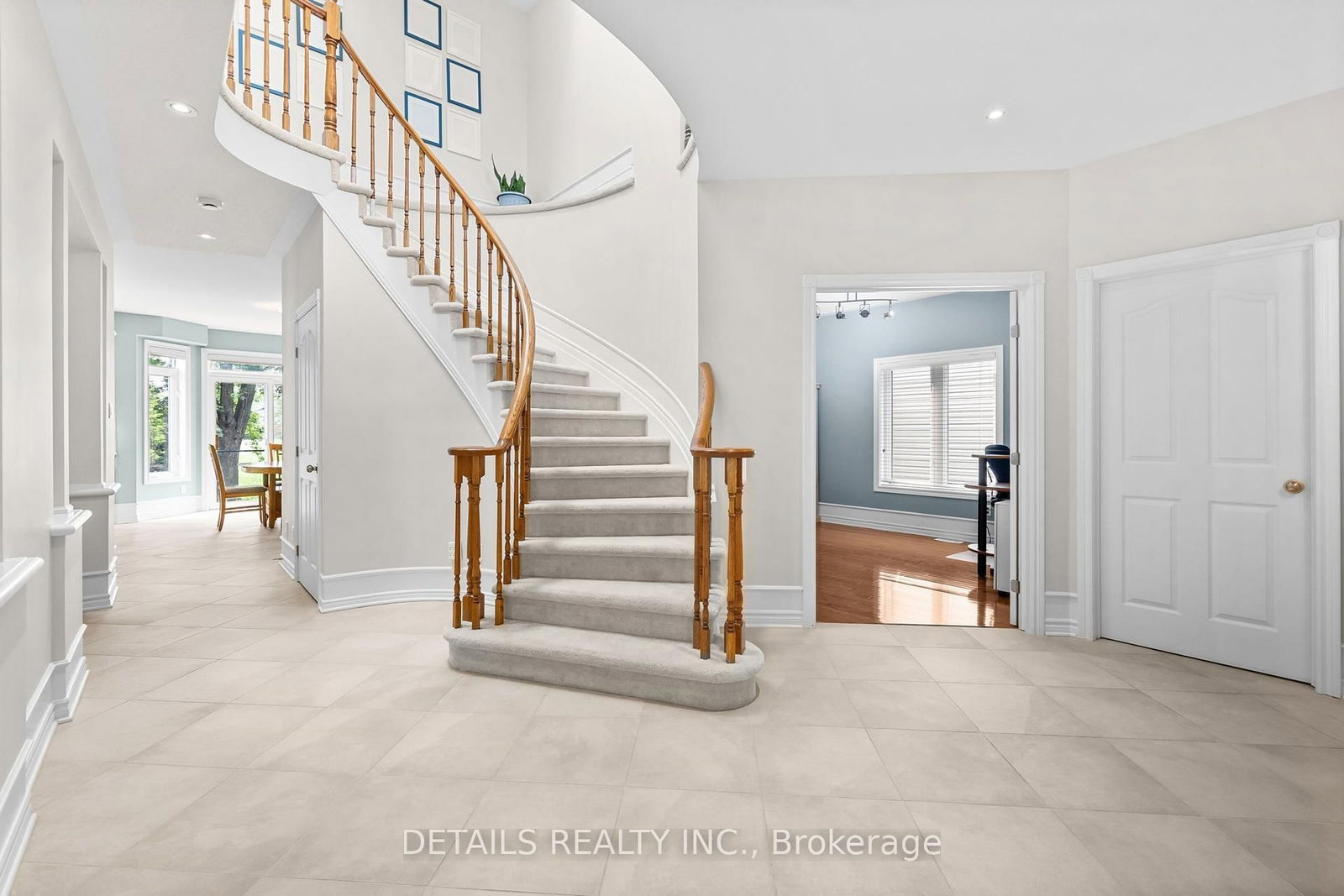 30 Cedar Valley Drive • Kanata, ON photo 4