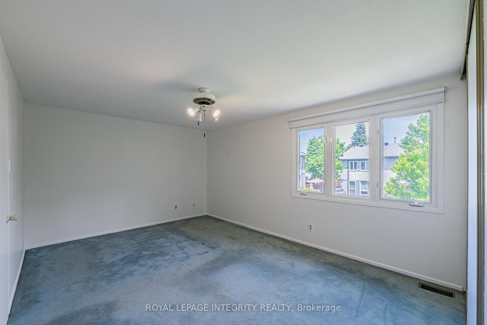 32C Benlea Drive • Ottawa, ON photo 13