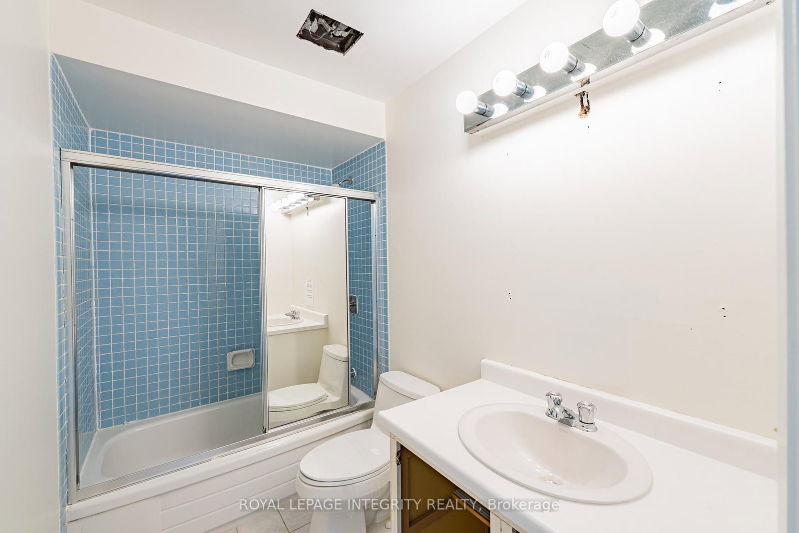 32C Benlea Drive • Ottawa, ON photo 16