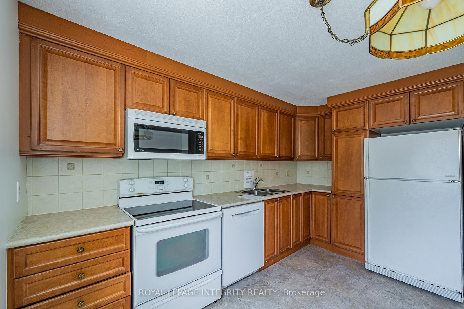 32C Benlea Drive • Ottawa, ON photo 6