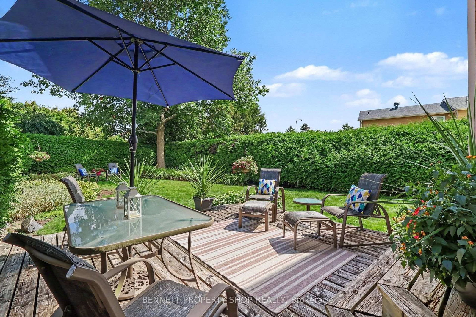 44 Farm Gate Crescent • Ottawa, ON photo 2