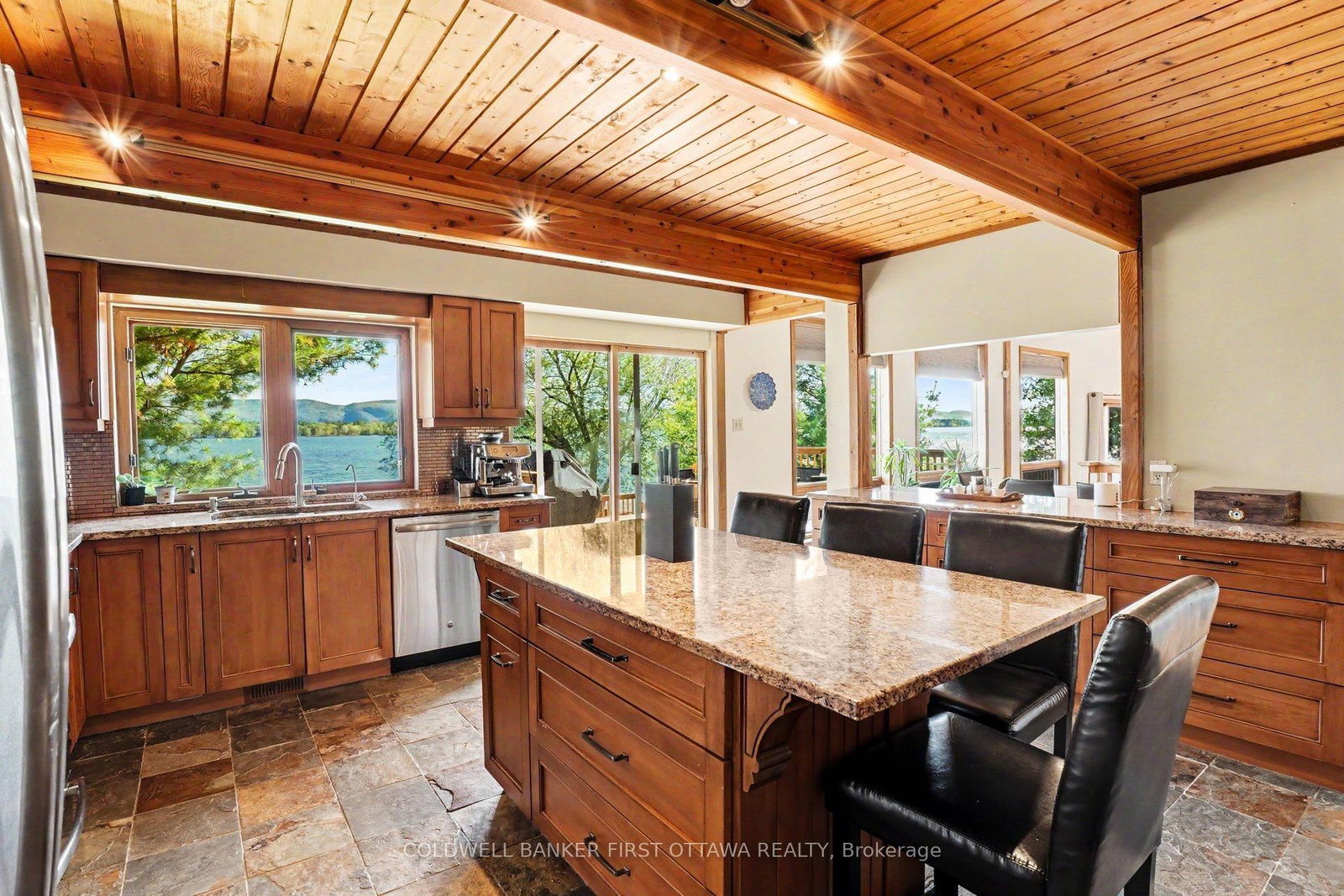 3842 Armitage Avenue • Ottawa, ON photo 19