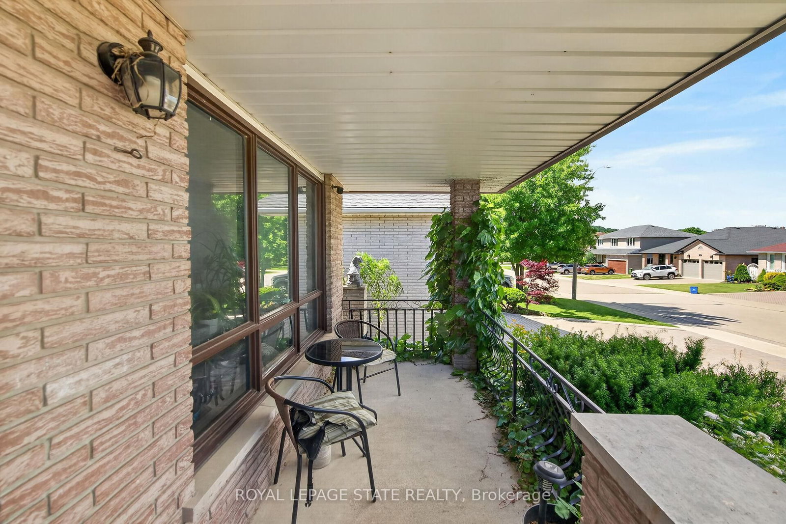 15 Ellen Avenue • Hamilton, ON photo 4