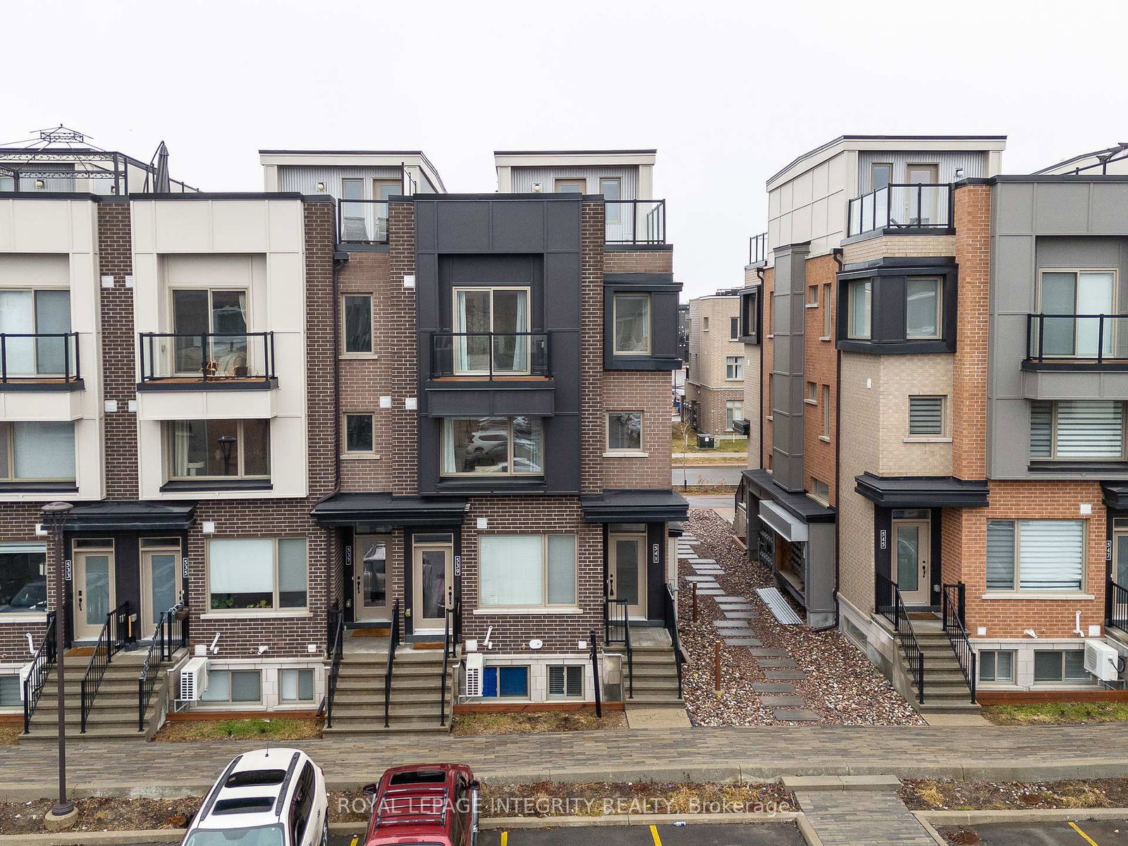 541 Takamose Private • #138 • Ottawa, ON photo 40
