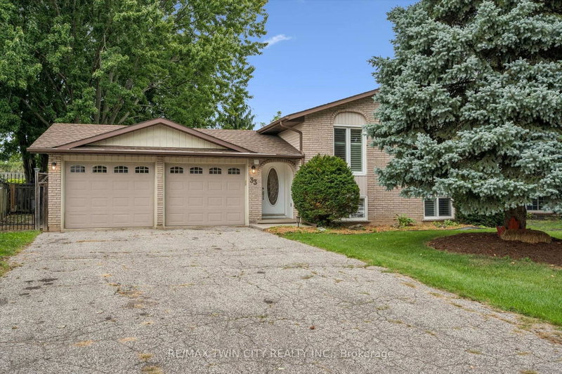 33 Maccoll Place