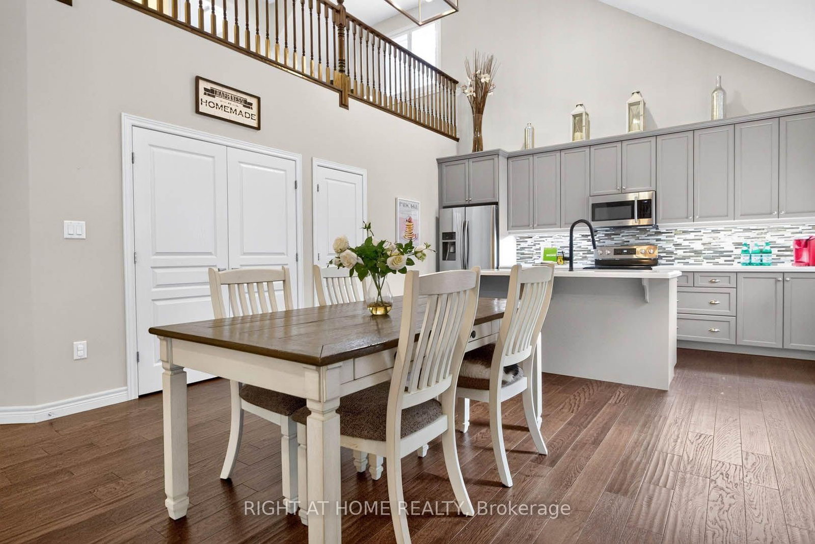 16 Rolling Lane • Hamilton, ON photo 10