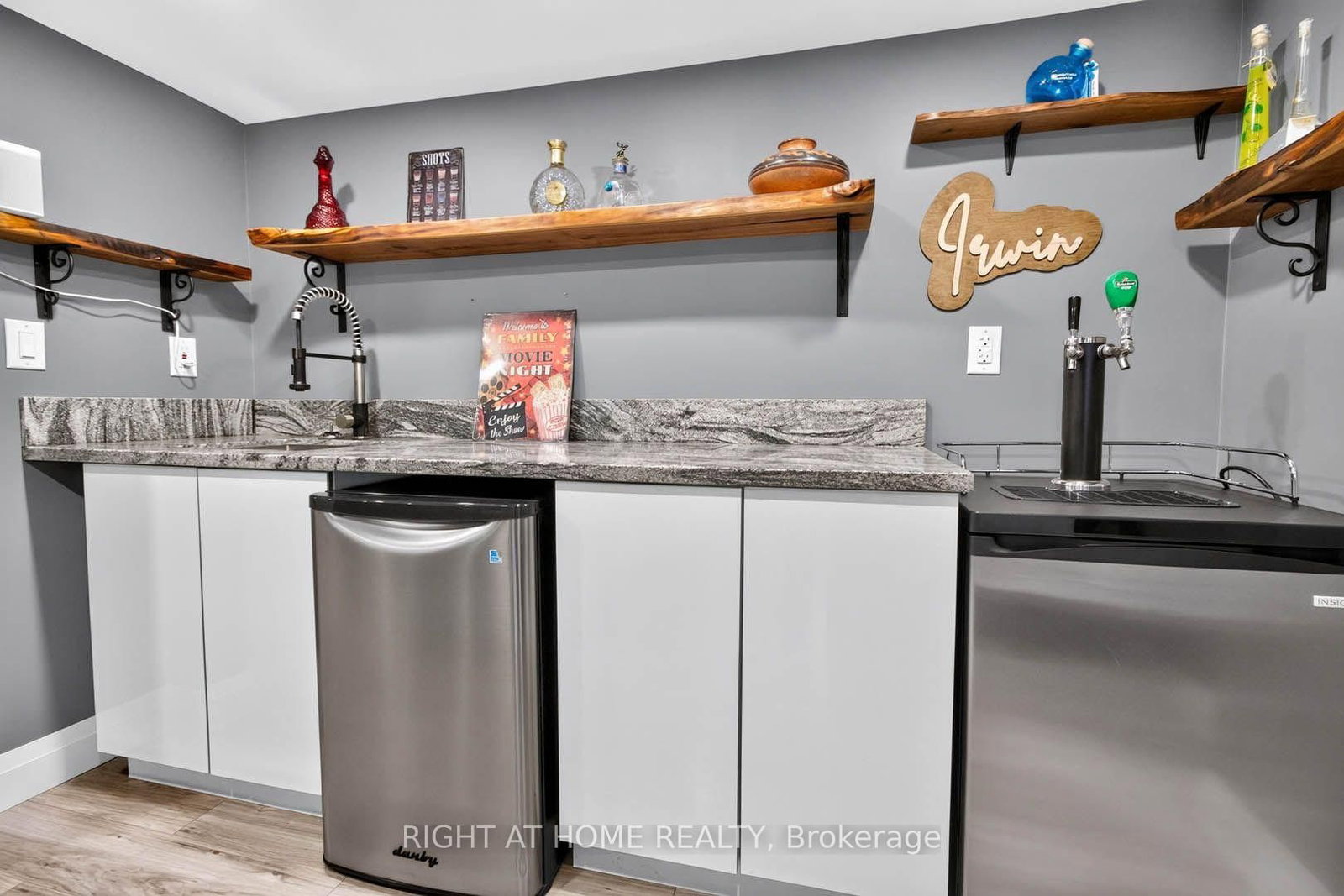 16 Rolling Lane • Hamilton, ON photo 27