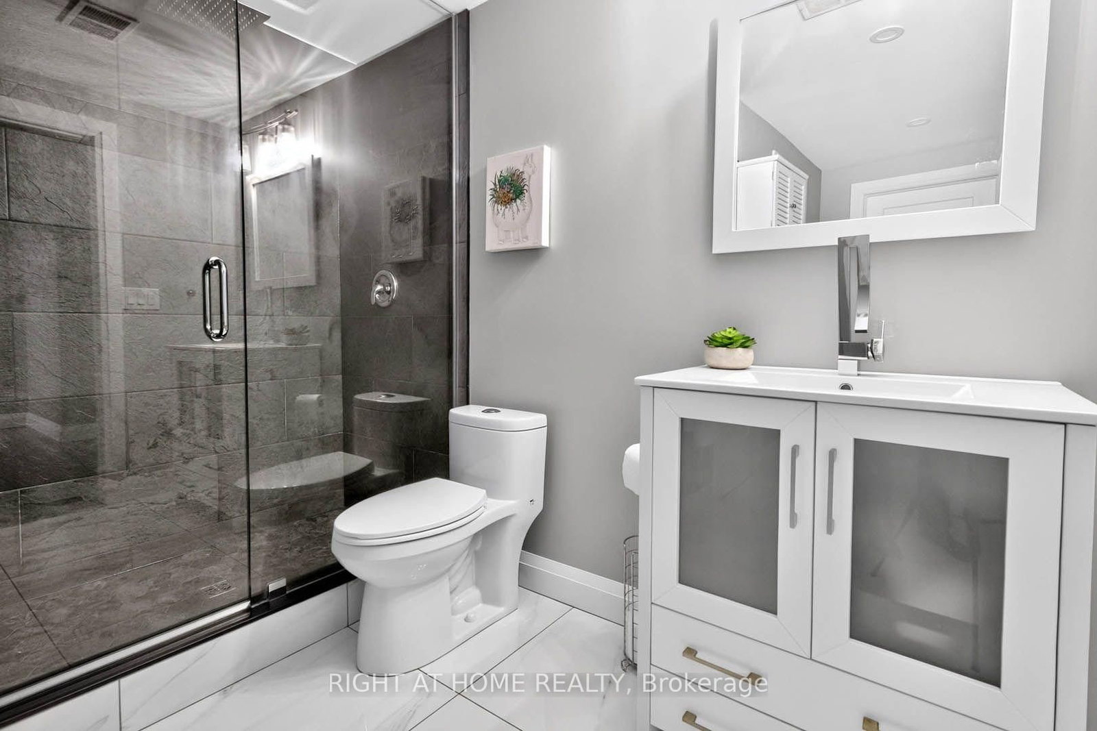 16 Rolling Lane • Hamilton, ON photo 32