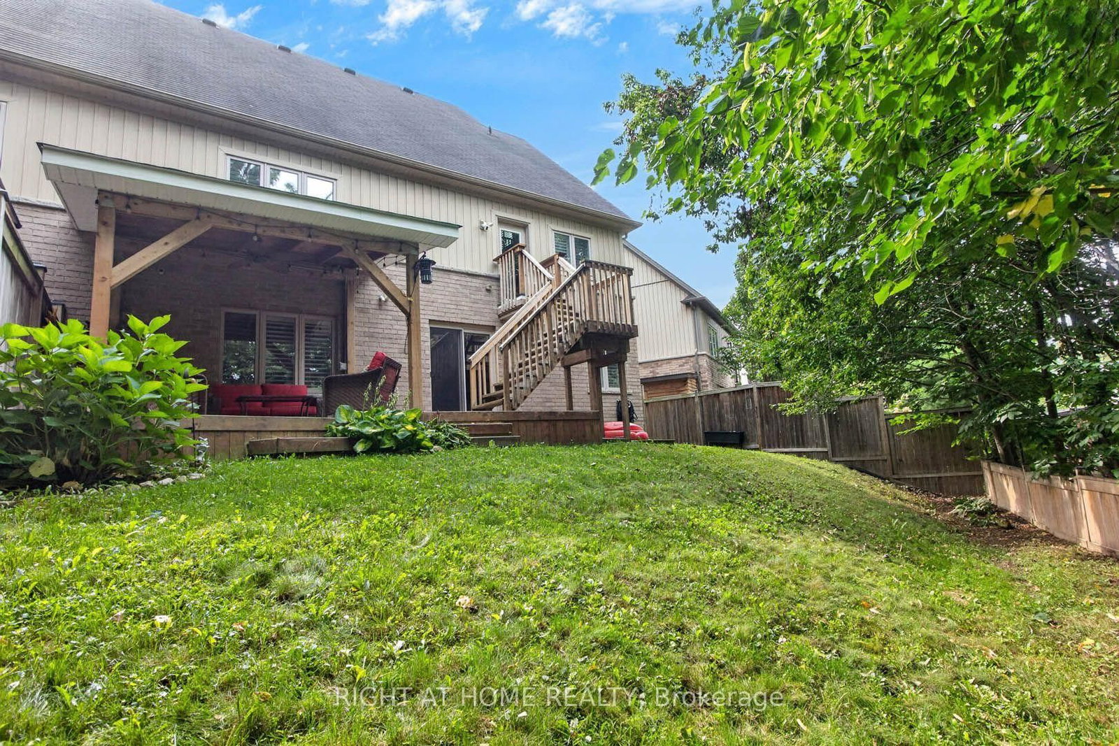 16 Rolling Lane • Hamilton, ON photo 37