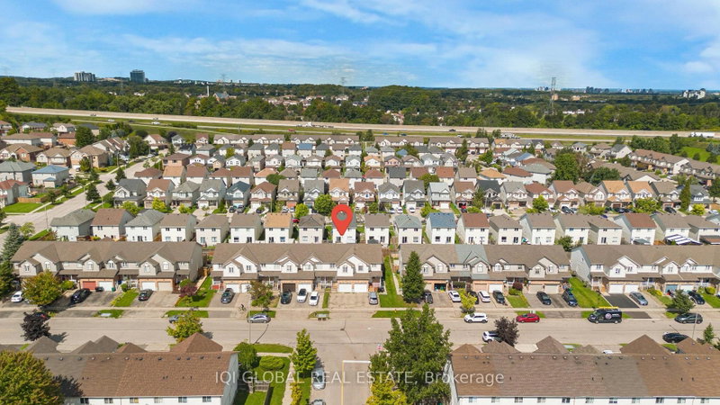 94 Foxglove Crescent N N