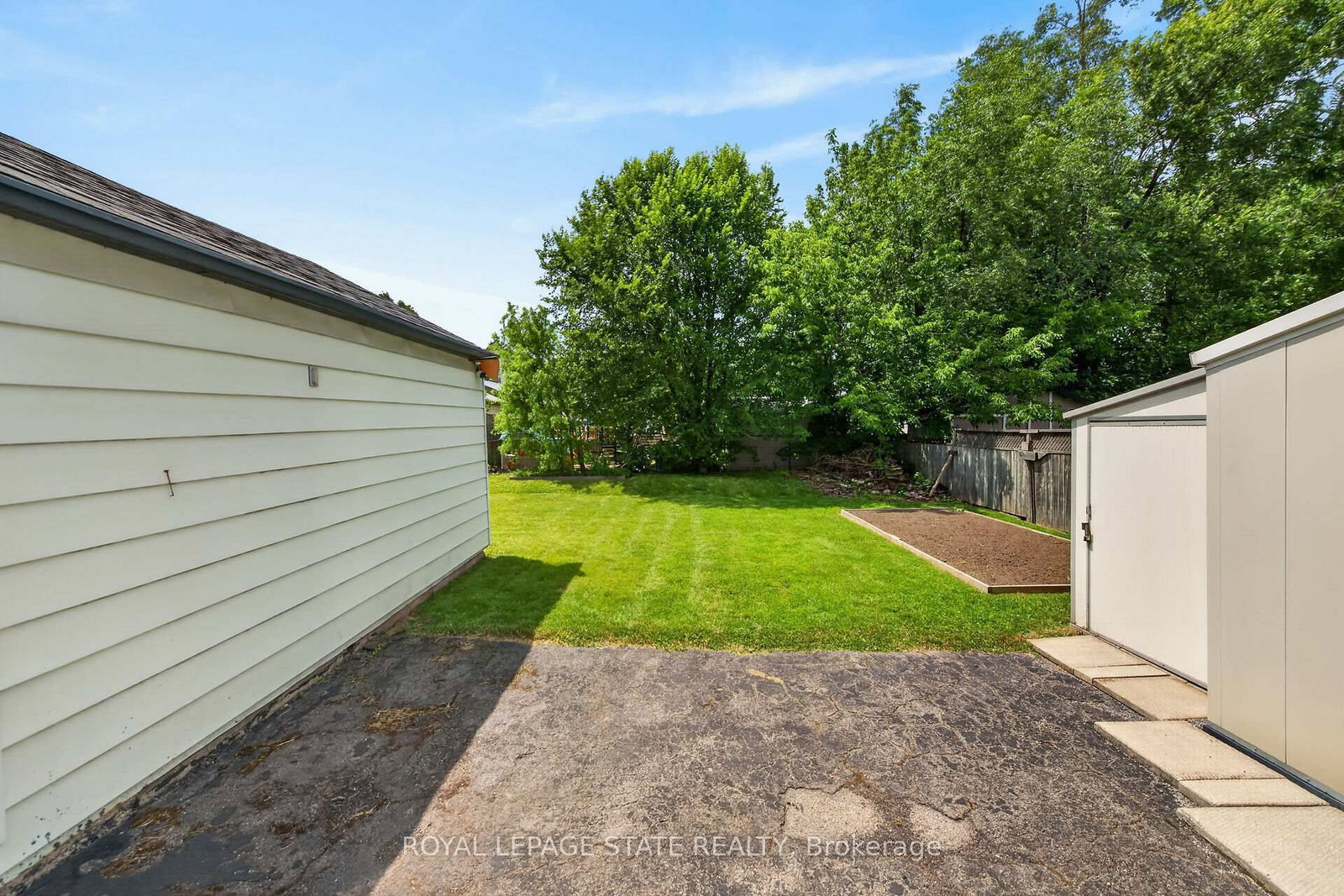 302 East 28th Street • Hamilton, ON photo 23