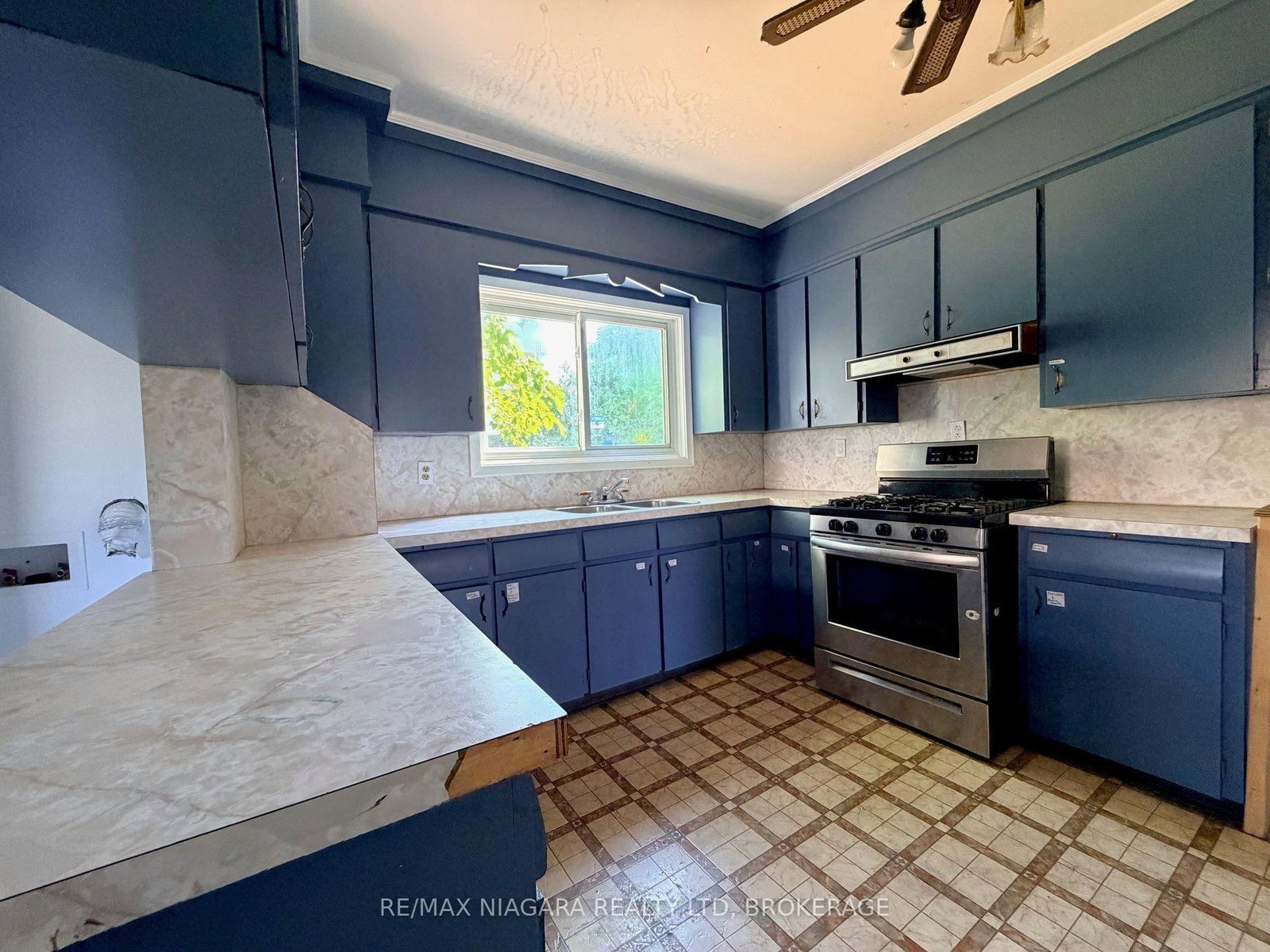 93 State Street • Welland, ON photo 12