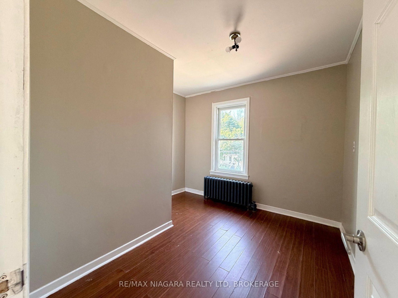 93 State Street • Welland, ON photo 14