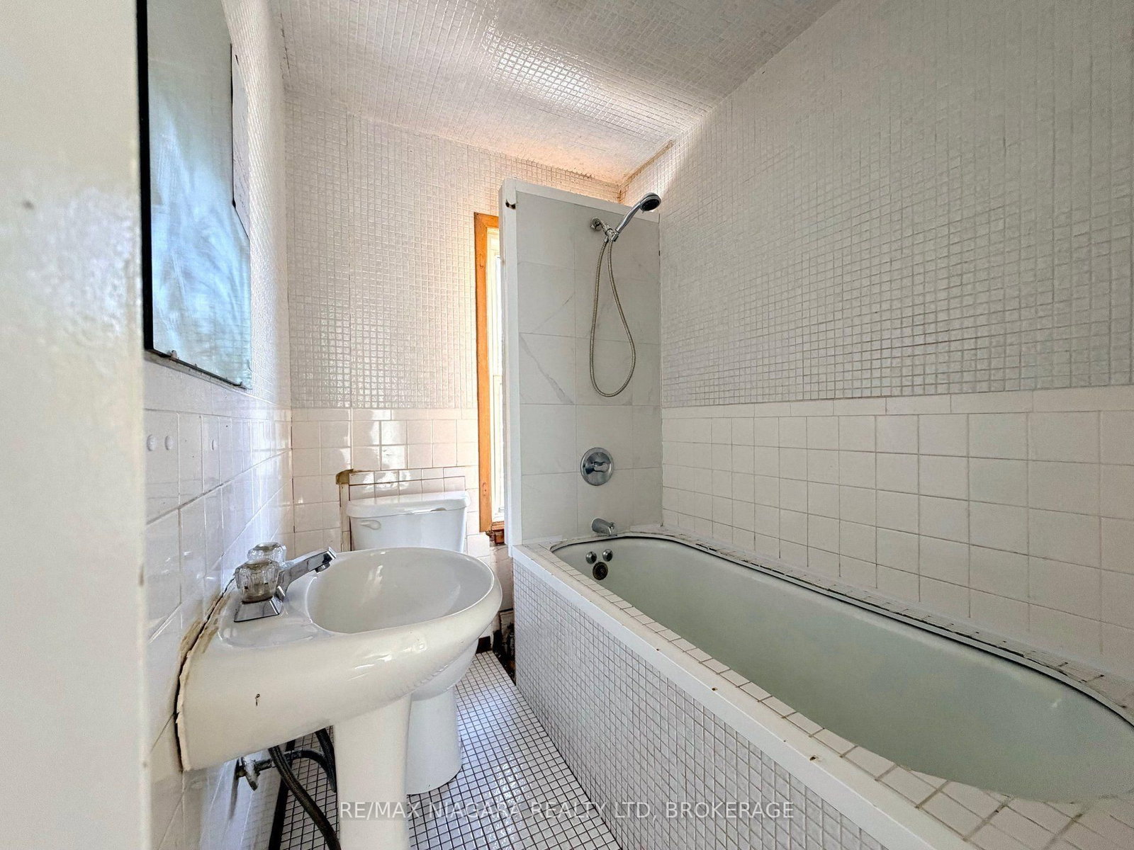 93 State Street • Welland, ON photo 19