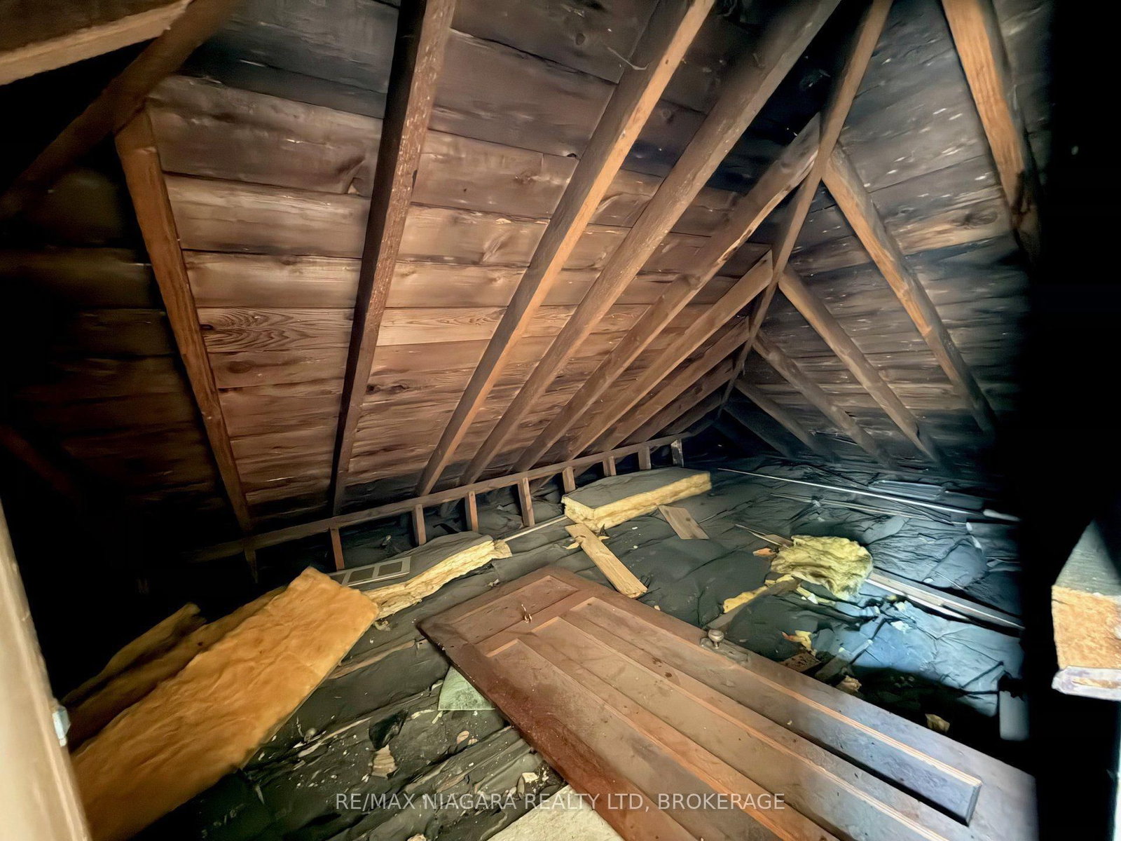 93 State Street • Welland, ON photo 24
