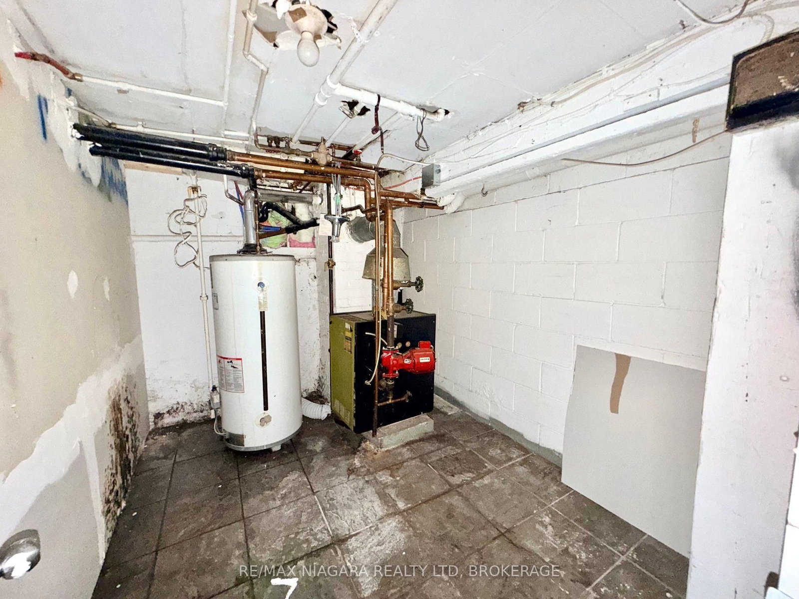 93 State Street • Welland, ON photo 28