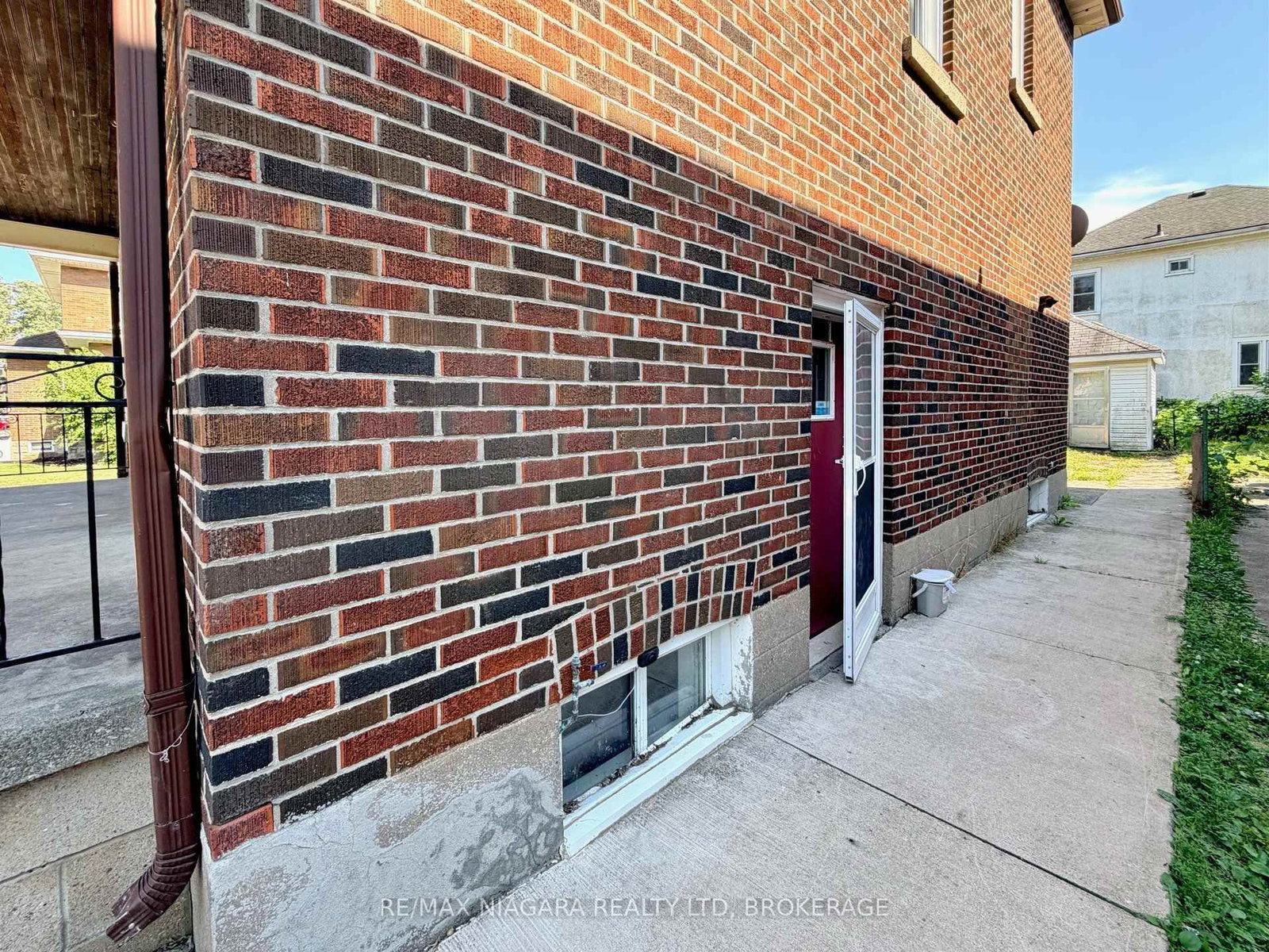 93 State Street • Welland, ON photo 32