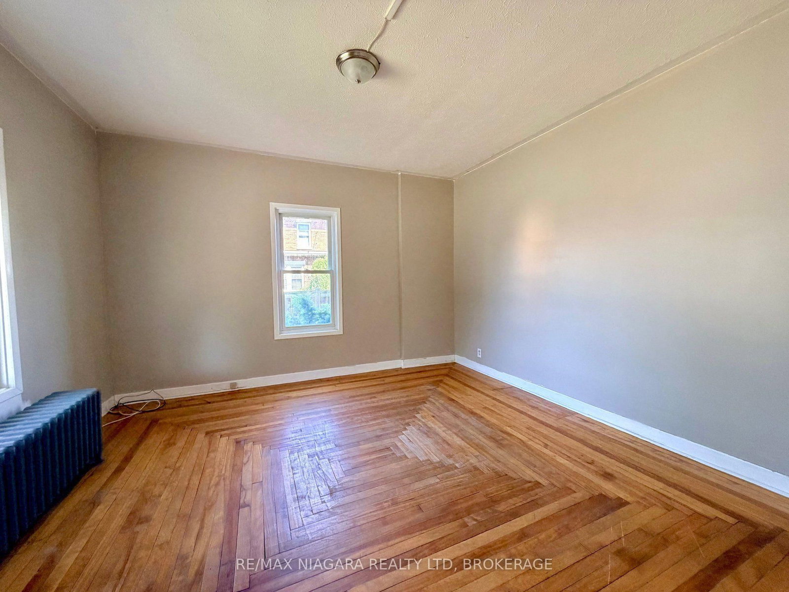 93 State Street • Welland, ON photo 5