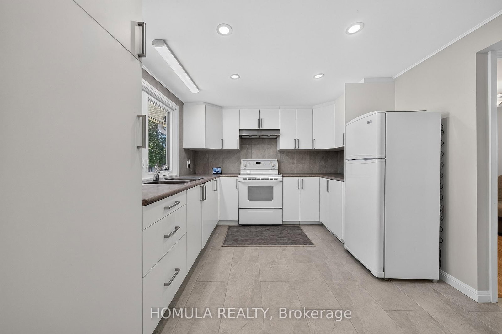 24 Riverside Drive • Kawartha Lakes, ON photo 19