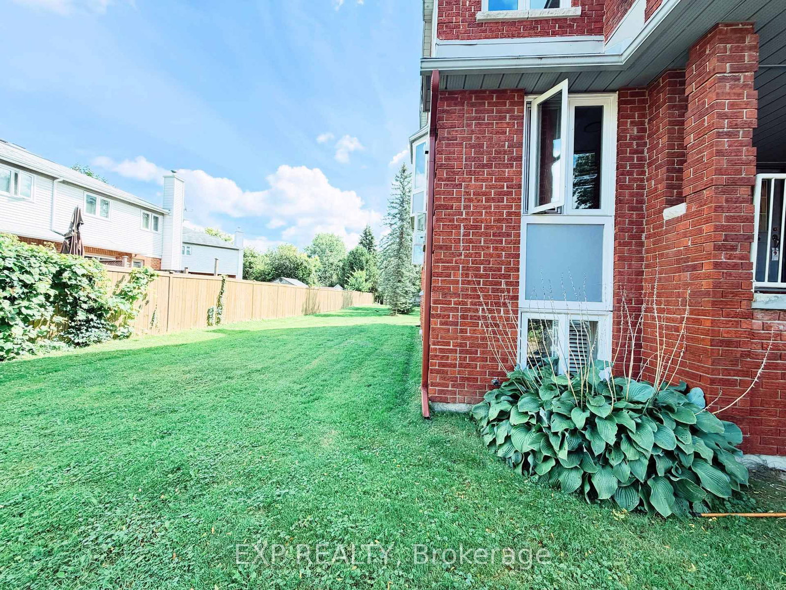 406 BRISTON Private, Ottawa 2