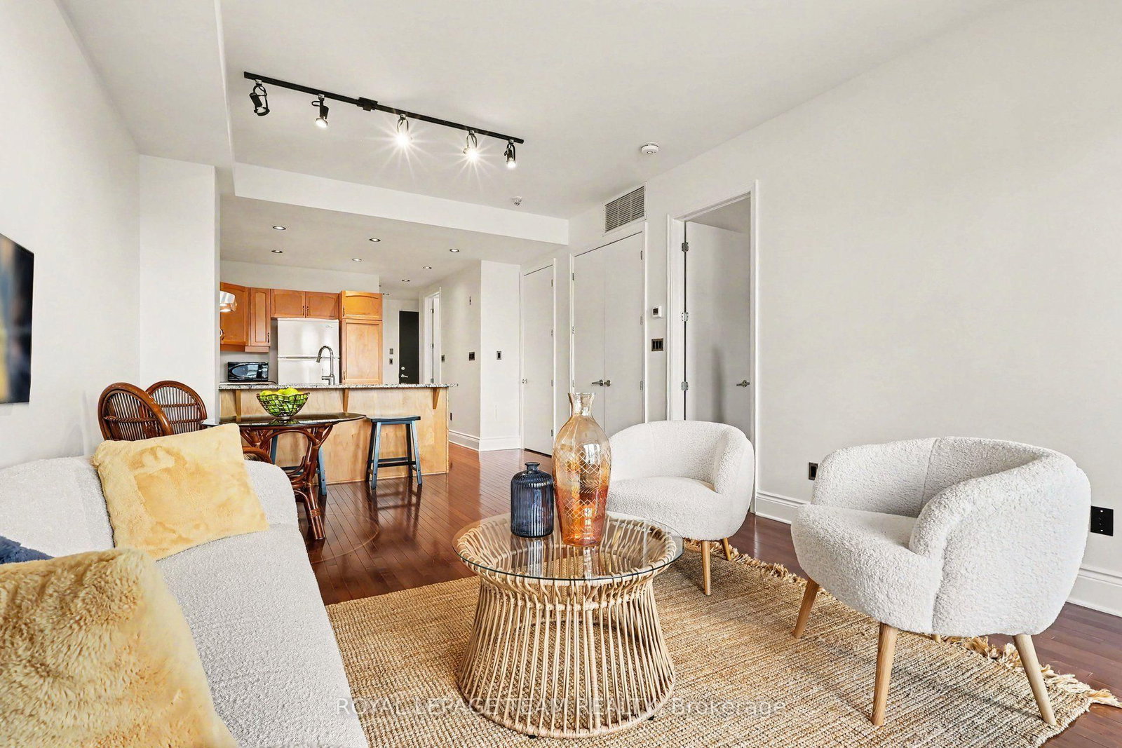 330 Loretta Avenue S • #405 • Ottawa, ON photo 11