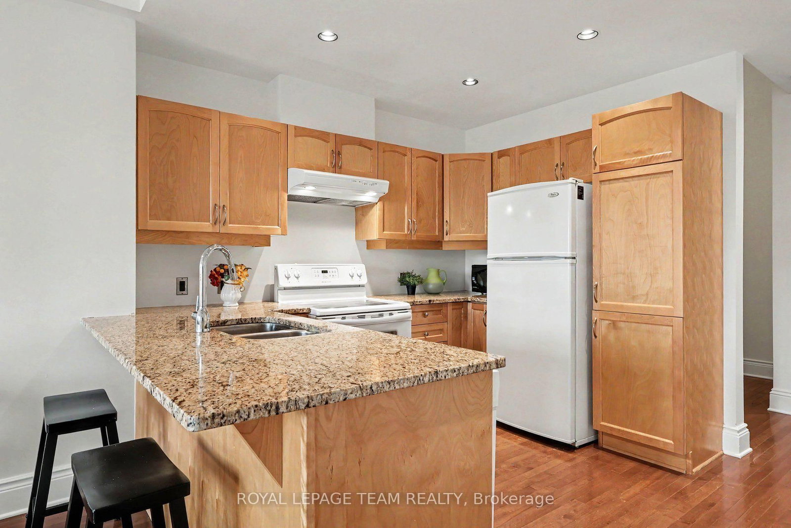 330 Loretta Avenue S • #405 • Ottawa, ON photo 8