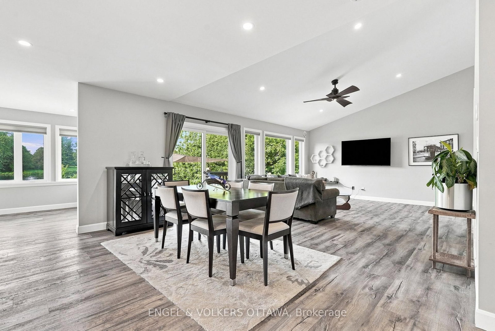 1760B River Road • Ottawa, ON photo 21