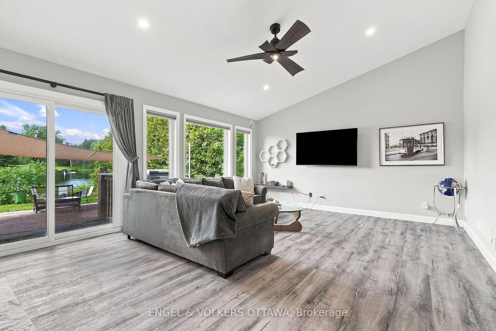 1760B River Road • Ottawa, ON photo 22