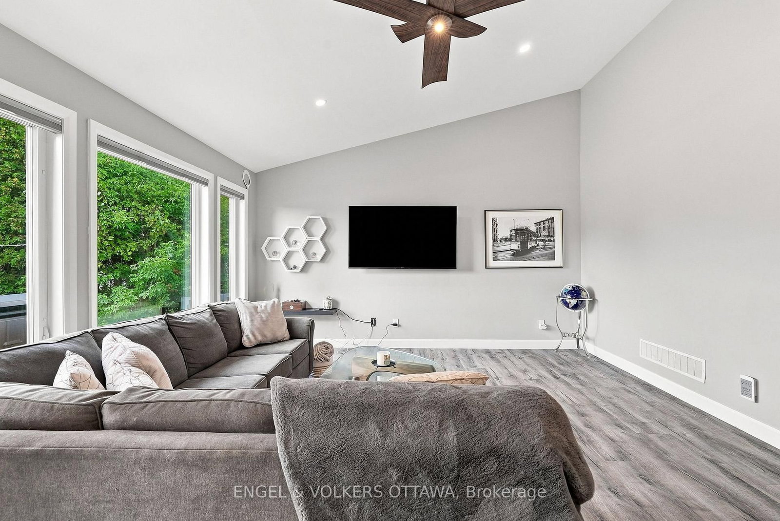 1760B River Road • Ottawa, ON photo 24