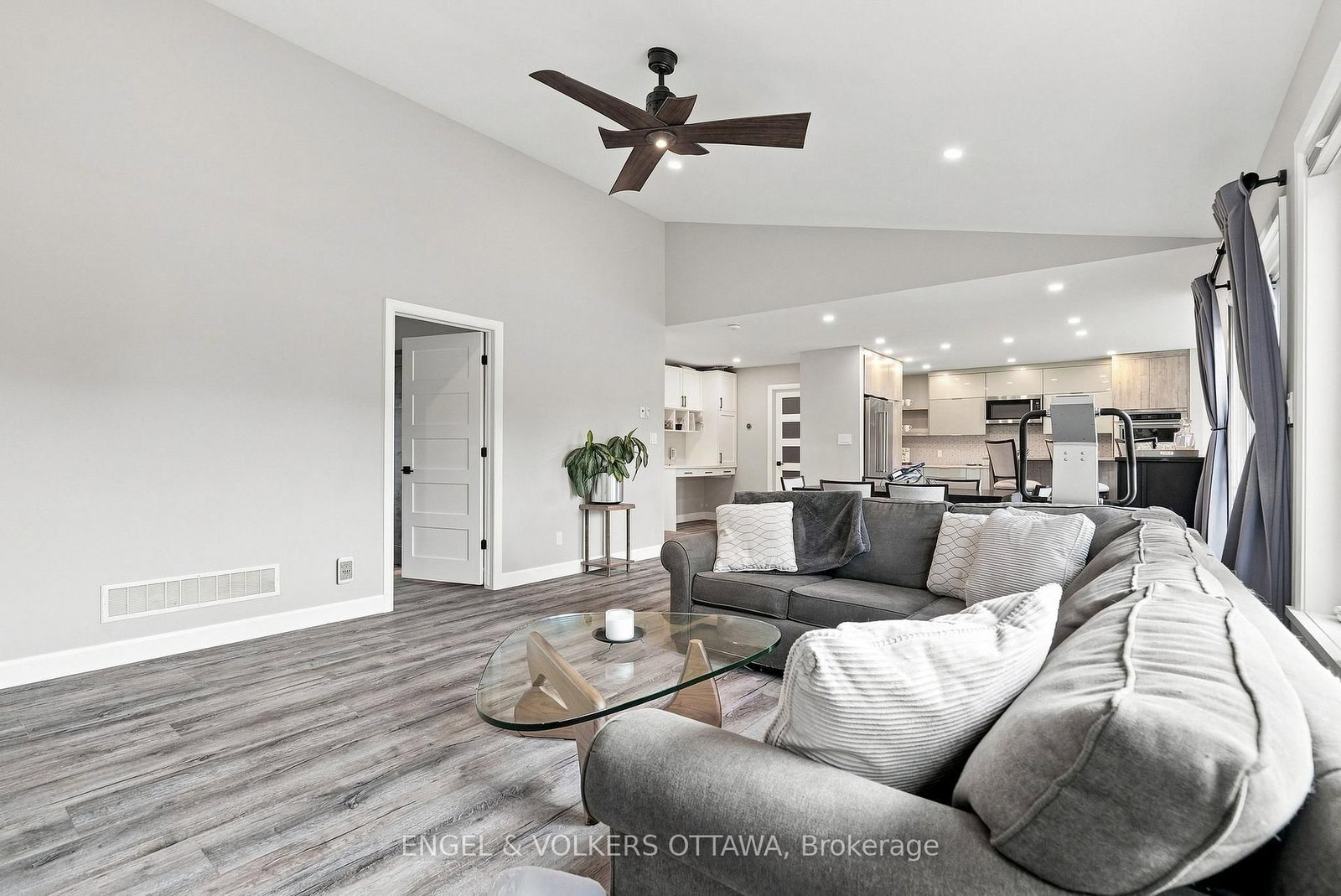 1760B River Road • Ottawa, ON photo 25
