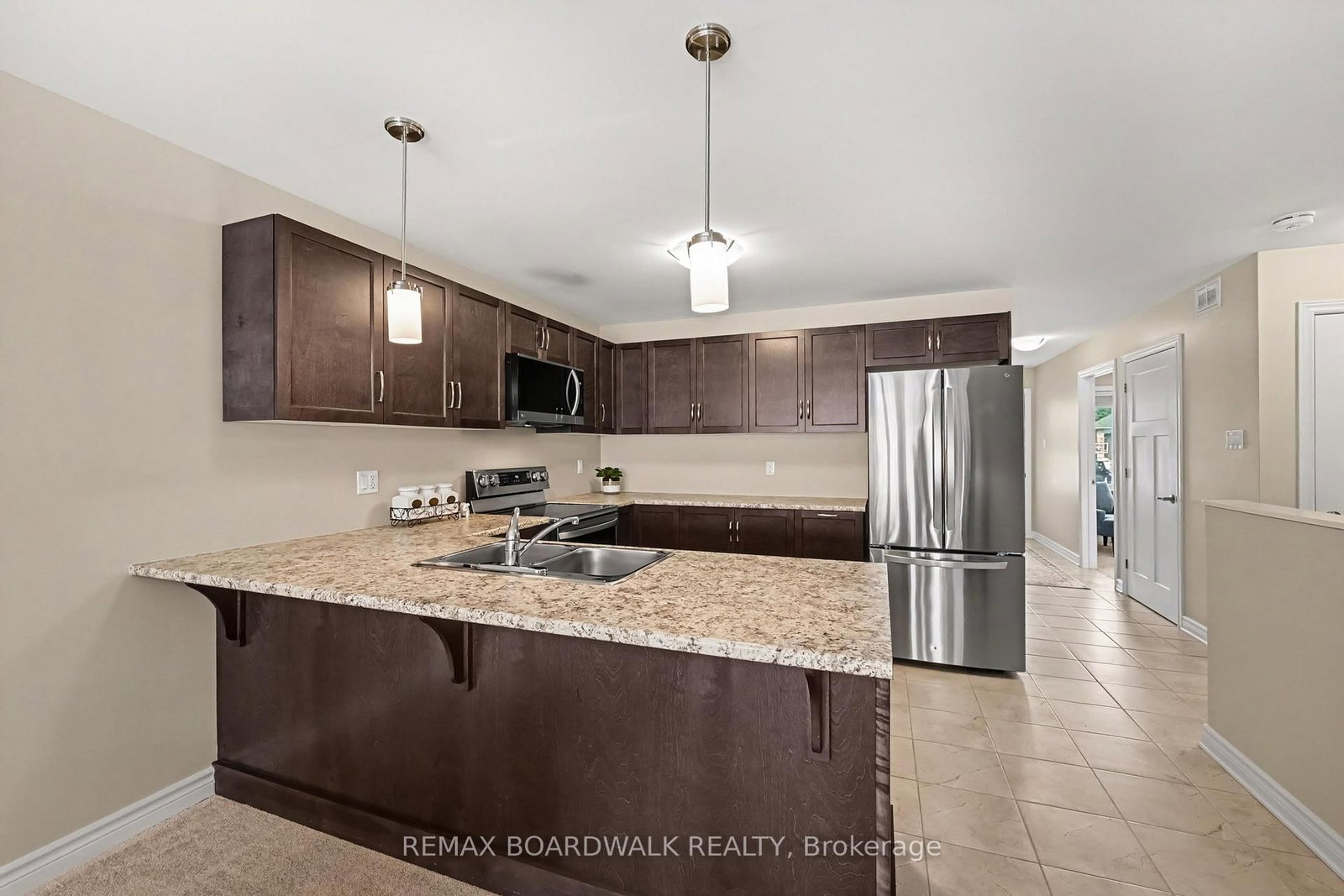 100 Seabert Drive • Arnprior, ON photo 4