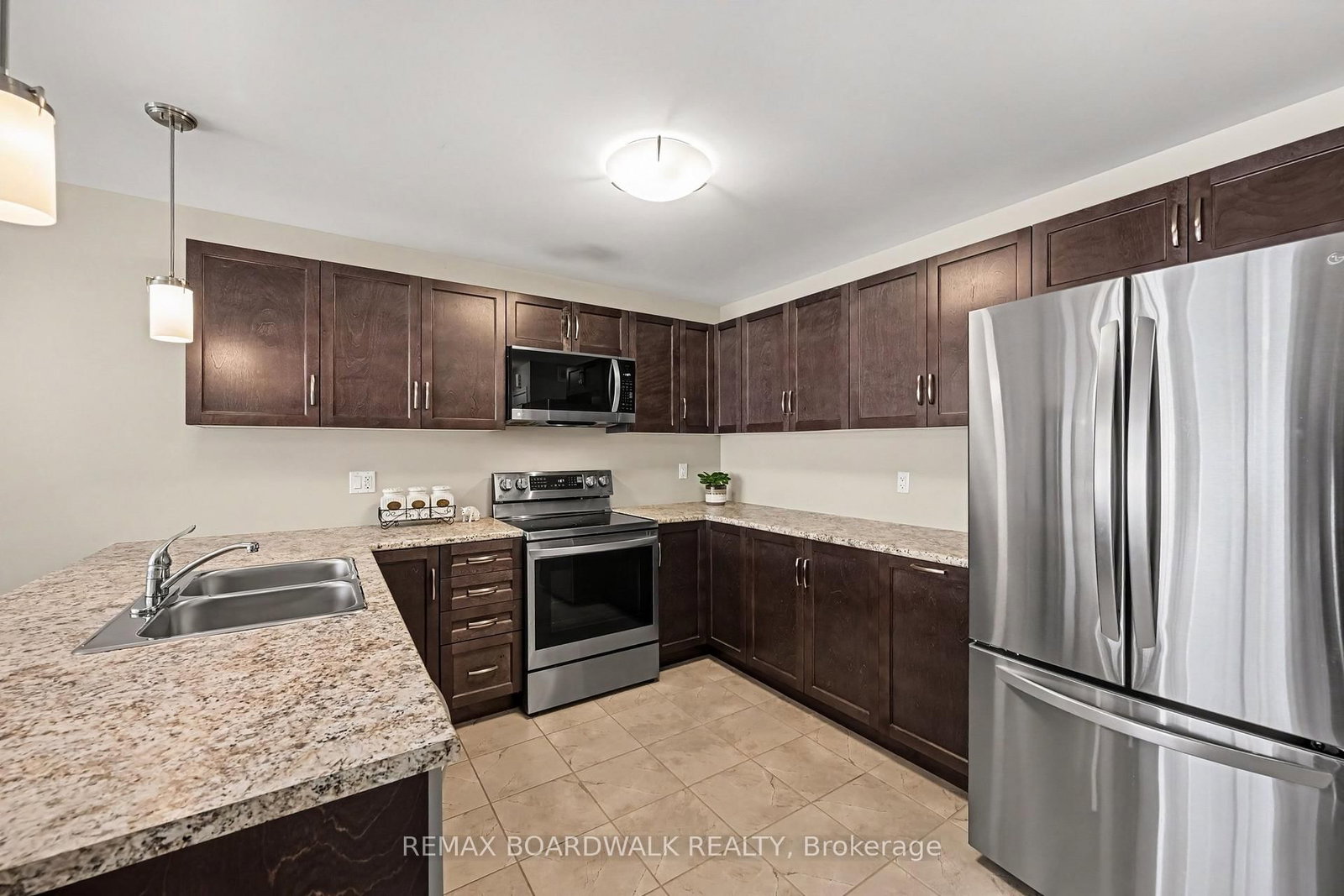 100 Seabert Drive • Arnprior, ON photo 5
