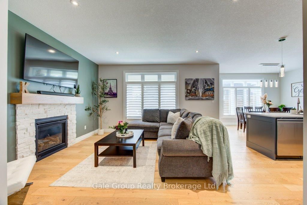 971 Downing Drive • Woodstock, ON photo 4