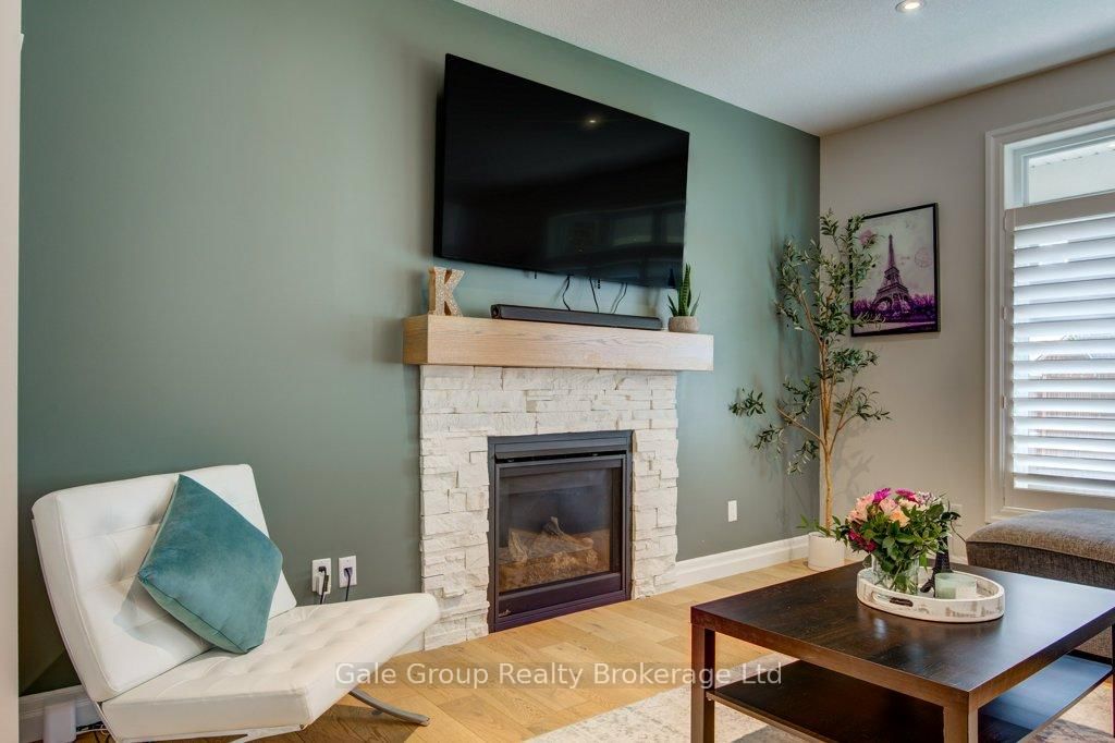 971 Downing Drive • Woodstock, ON photo 5