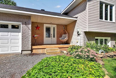 496 William Campbell Road • Smiths Falls, ON photo 4