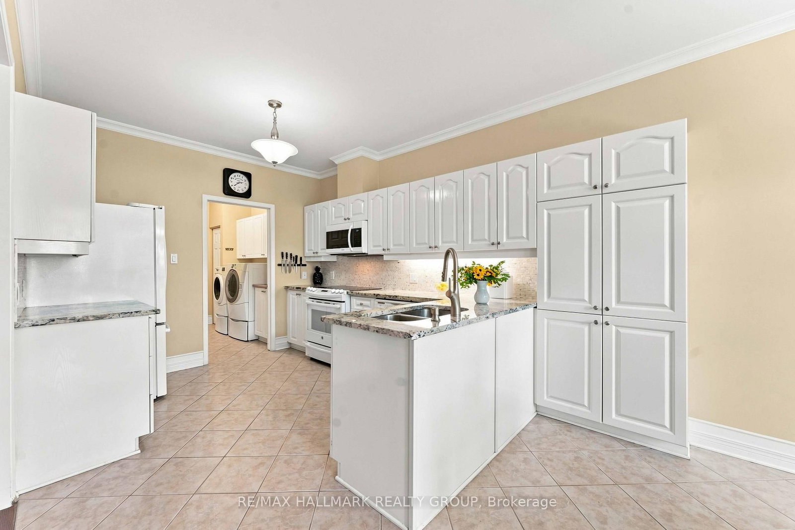 121 Bartlett Private • Ottawa, ON photo 17
