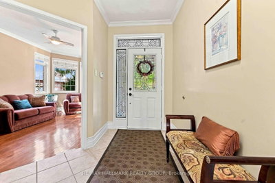 121 Bartlett Private • Ottawa, ON photo 3