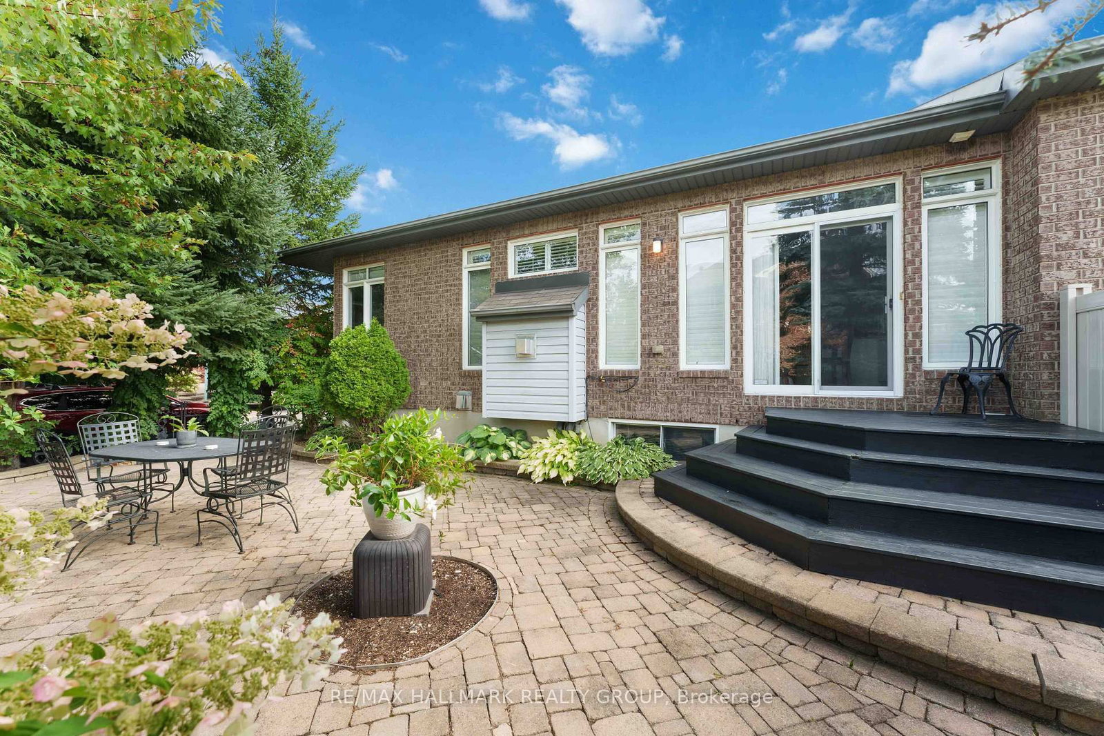 121 Bartlett Private • Ottawa, ON photo 38