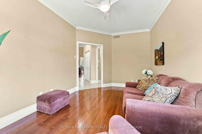 121 Bartlett Private • Ottawa, ON photo 6