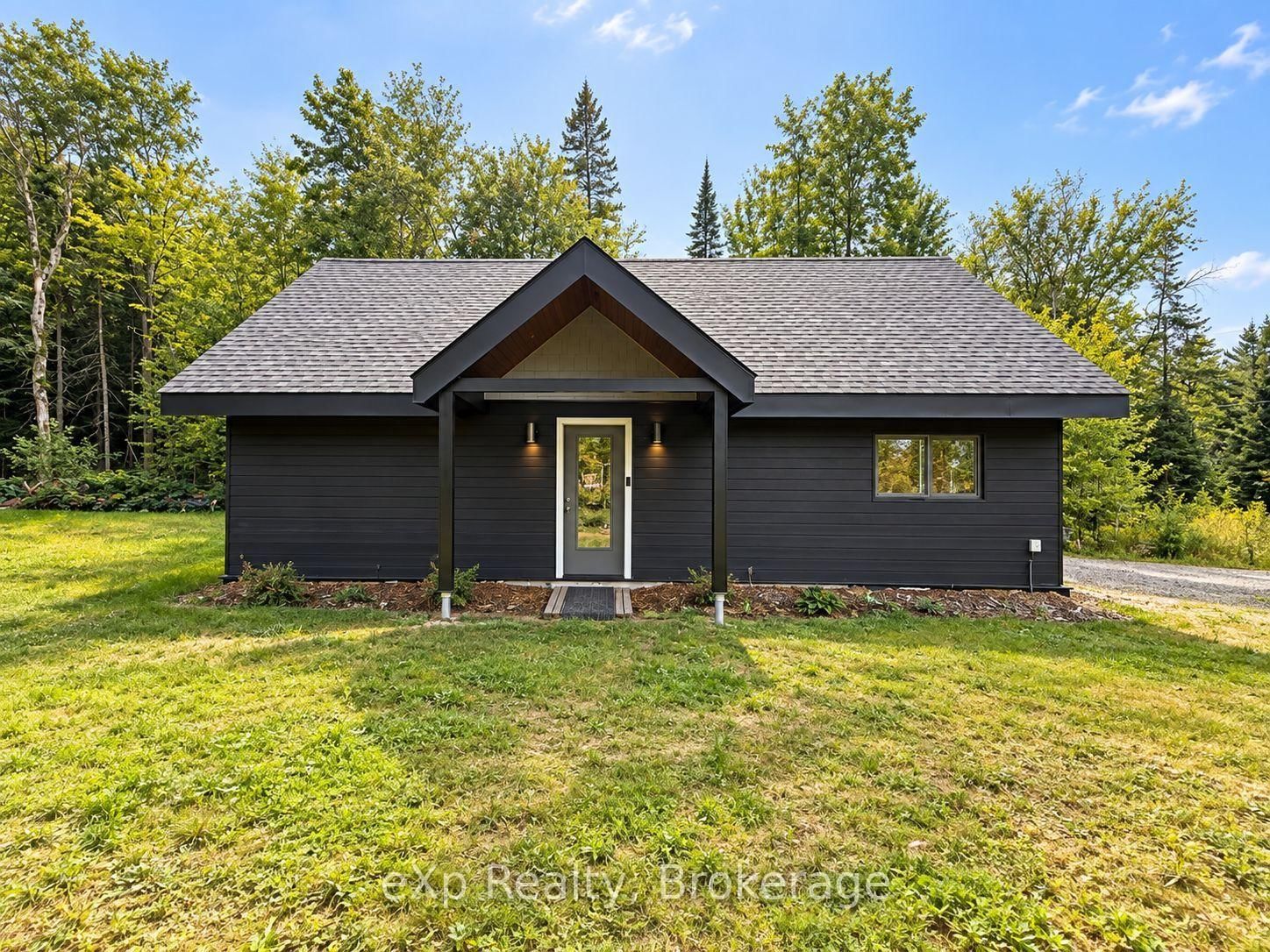 422 Balsam Chutes Road • Huntsville, ON photo 3