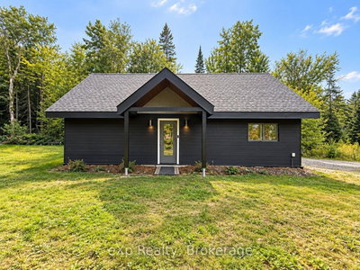 422 Balsam Chutes Road • Huntsville, ON photo 3