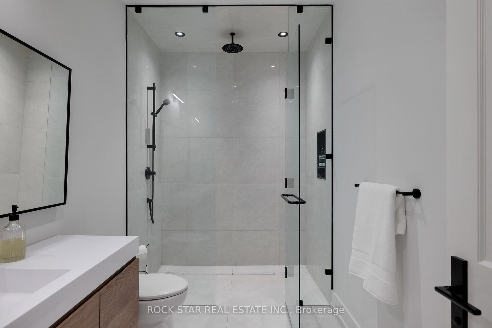 9275 Wellington Rd 50 • Erin, ON photo 39