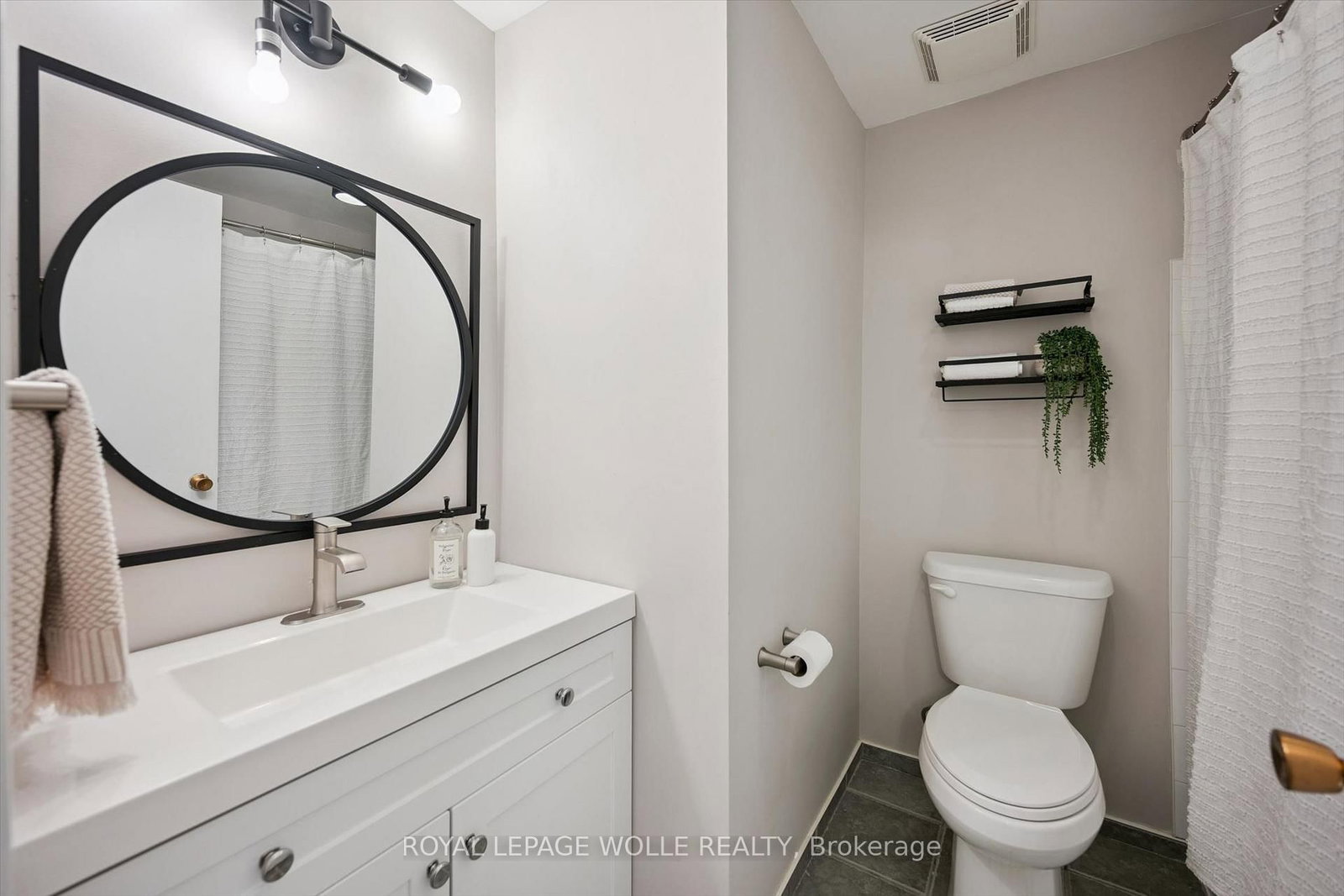 37 Shadeland Crescent • Kitchener, ON photo 24
