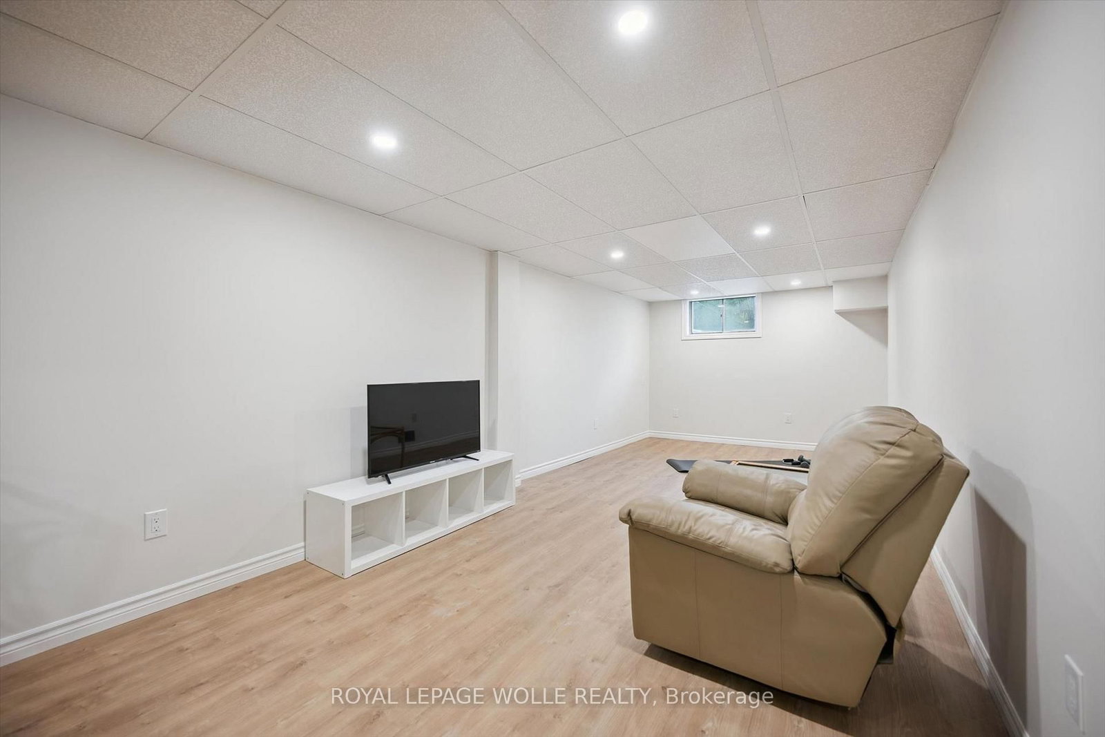 37 Shadeland Crescent • Kitchener, ON photo 25