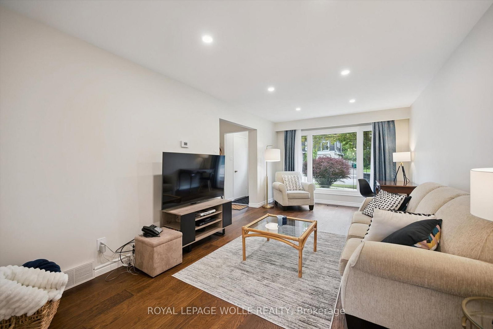 37 Shadeland Crescent • Kitchener, ON photo 6