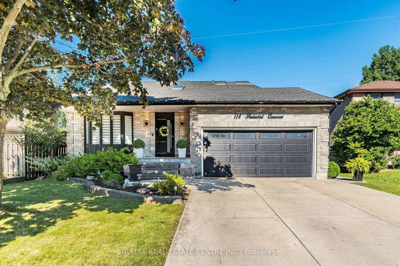 114 Parkwood Crescent