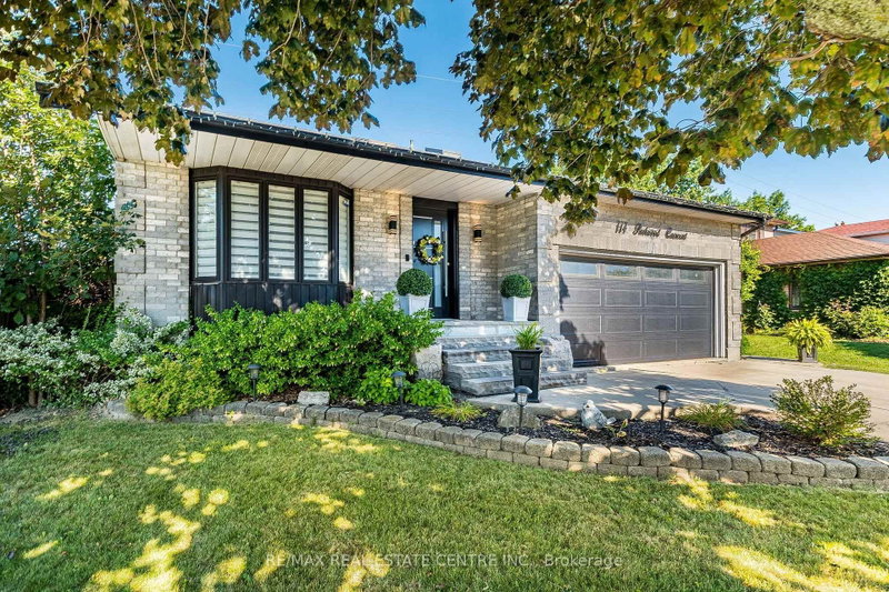 114 Parkwood Crescent