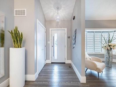 114 Parkwood Crescent • Hamilton, ON photo 8